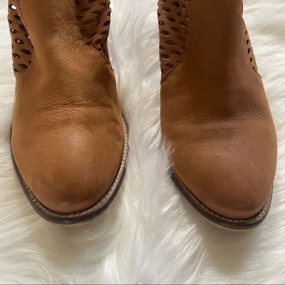 Seychelles Ankle Boots Bearing Laser Cut Bootie Tan Size 7 - Picture 3 of 8